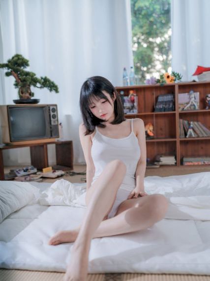 久草欧美美女_神马电影在线观看