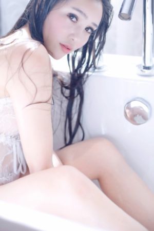 欧美嫩模大尺度_蓝光电影在线观看